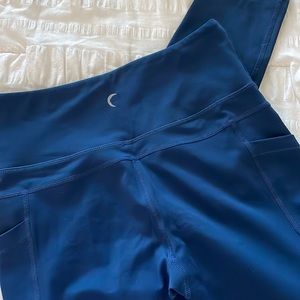 ZYIA Navy Pocket Light n Tight Hi-Rise Capri 20" Size Small